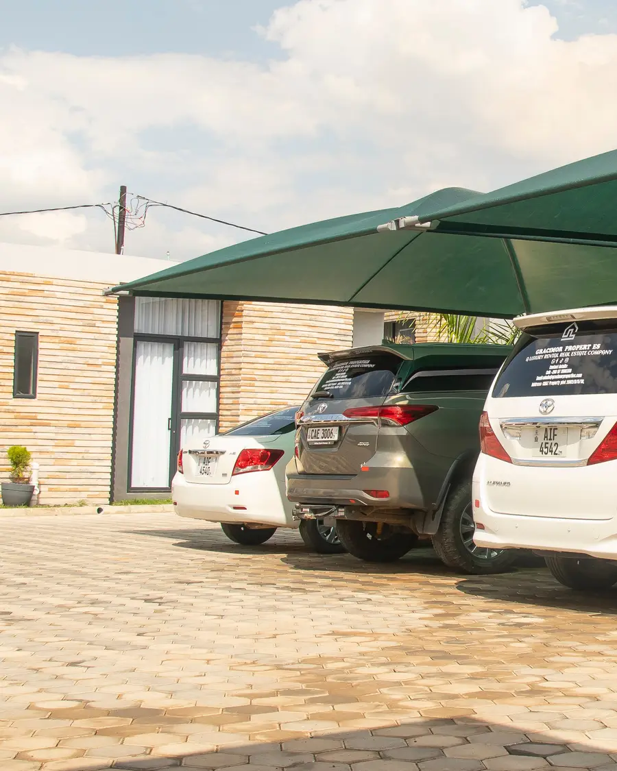 Toyota Fortuner photo 2
