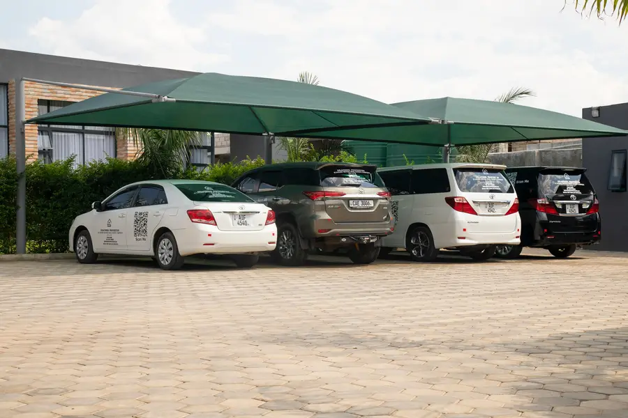 Toyota Fortuner photo 3